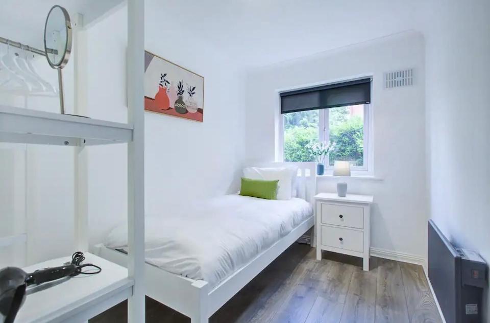 Spacious 2 Bedroom Londra